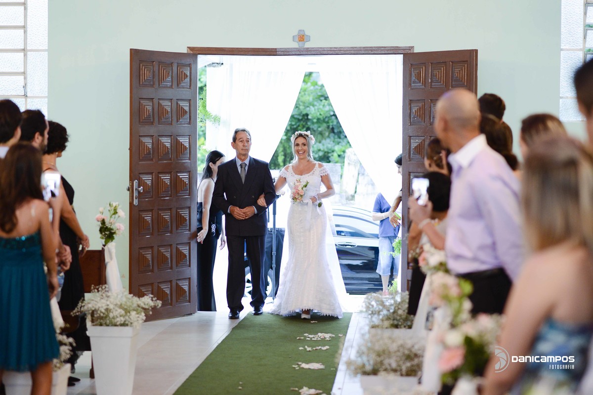 dani campos fotografia, fotografia de casamento, fotografos no litoral, noivas, casamento, casamento na praia, casamento na igreja, amor de noiva, vestidos de noivas, litoral de sao paulo, dia da noiva, caraguatatuba, sao sebastiao, ilhabela, casar de dia