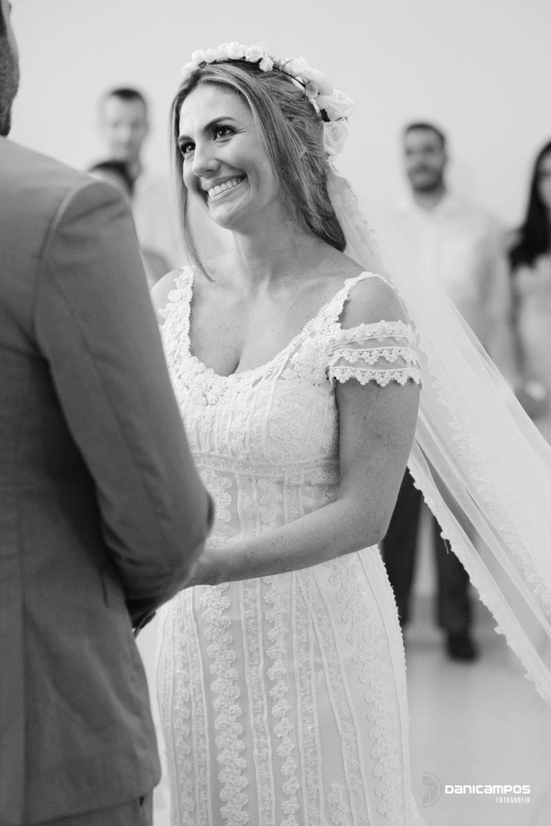 dani campos fotografia, fotografia de casamento, fotografos no litoral, noivas, casamento, casamento na praia, casamento na igreja, amor de noiva, vestidos de noivas, litoral de sao paulo, dia da noiva, caraguatatuba, sao sebastiao, ilhabela, casar de dia