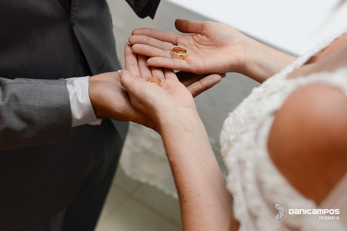 dani campos fotografia, fotografia de casamento, fotografos no litoral, noivas, casamento, casamento na praia, casamento na igreja, amor de noiva, vestidos de noivas, litoral de sao paulo, dia da noiva, caraguatatuba, sao sebastiao, ilhabela, casar de dia