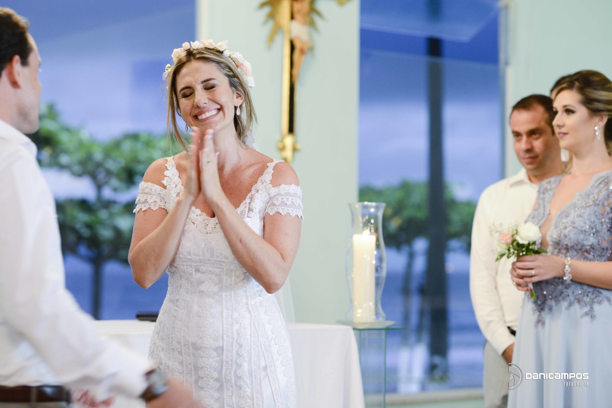 dani campos fotografia, fotografia de casamento, fotografos no litoral, noivas, casamento, casamento na praia, casamento na igreja, amor de noiva, vestidos de noivas, litoral de sao paulo, dia da noiva, caraguatatuba, sao sebastiao, ilhabela, casar de dia