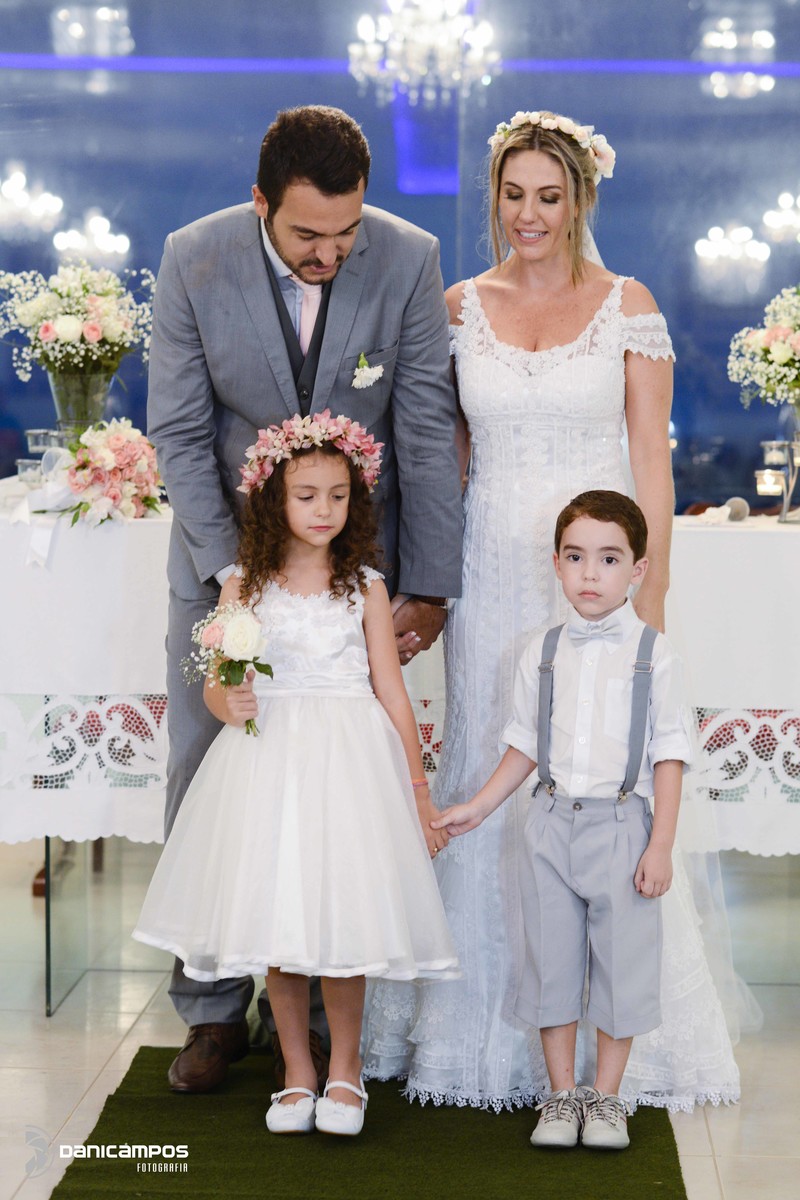 dani campos fotografia, fotografia de casamento, fotografos no litoral, noivas, casamento, casamento na praia, casamento na igreja, amor de noiva, vestidos de noivas, litoral de sao paulo, dia da noiva, caraguatatuba, sao sebastiao, ilhabela, casar de dia