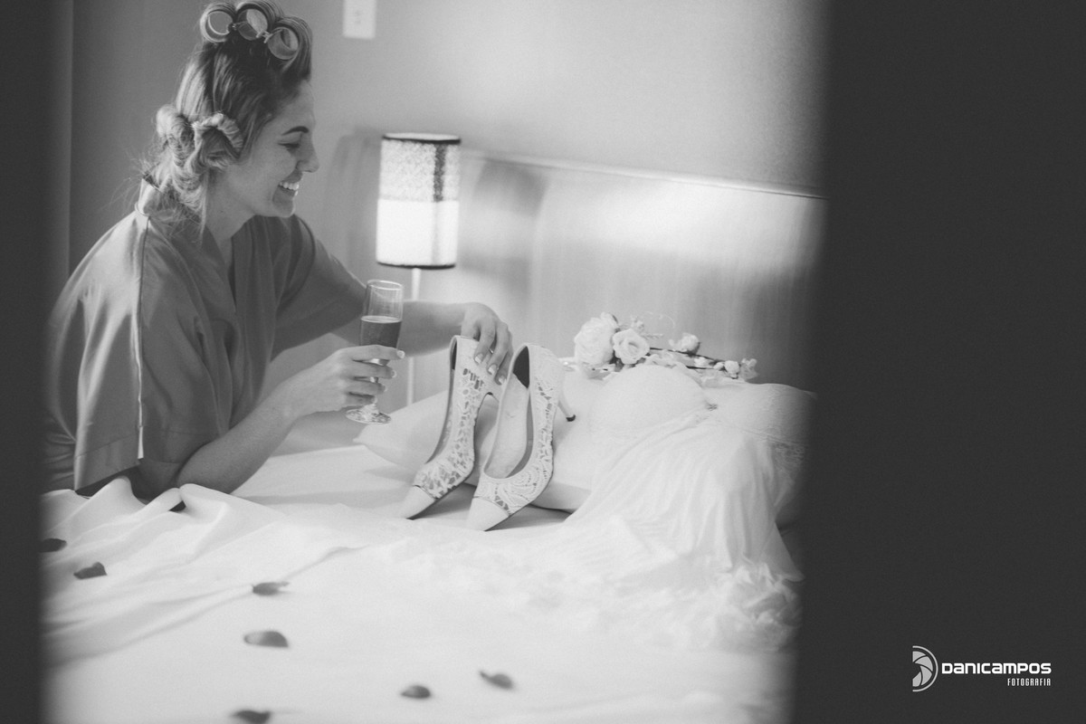 dani campos fotografia, fotografia de casamento, fotografos no litoral, noivas, casamento, casamento na praia, casamento na igreja, amor de noiva, vestidos de noivas, litoral de sao paulo, dia da noiva, caraguatatuba, sao sebastiao, ilhabela, casar de dia