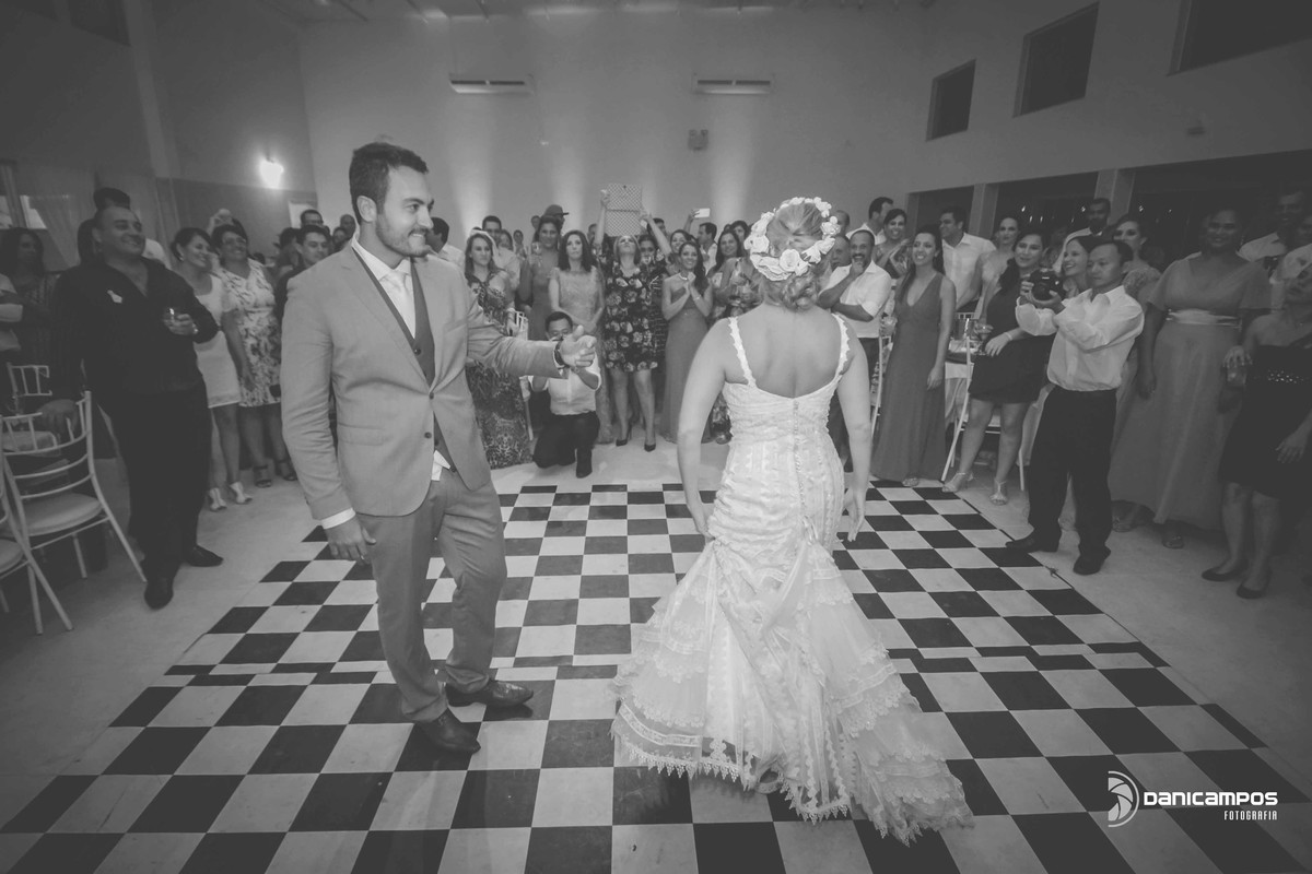 dani campos fotografia, fotografia de casamento, fotografos no litoral, noivas, casamento, casamento na praia, casamento na igreja, amor de noiva, vestidos de noivas, litoral de sao paulo, dia da noiva, caraguatatuba, sao sebastiao, ilhabela, casar de dia