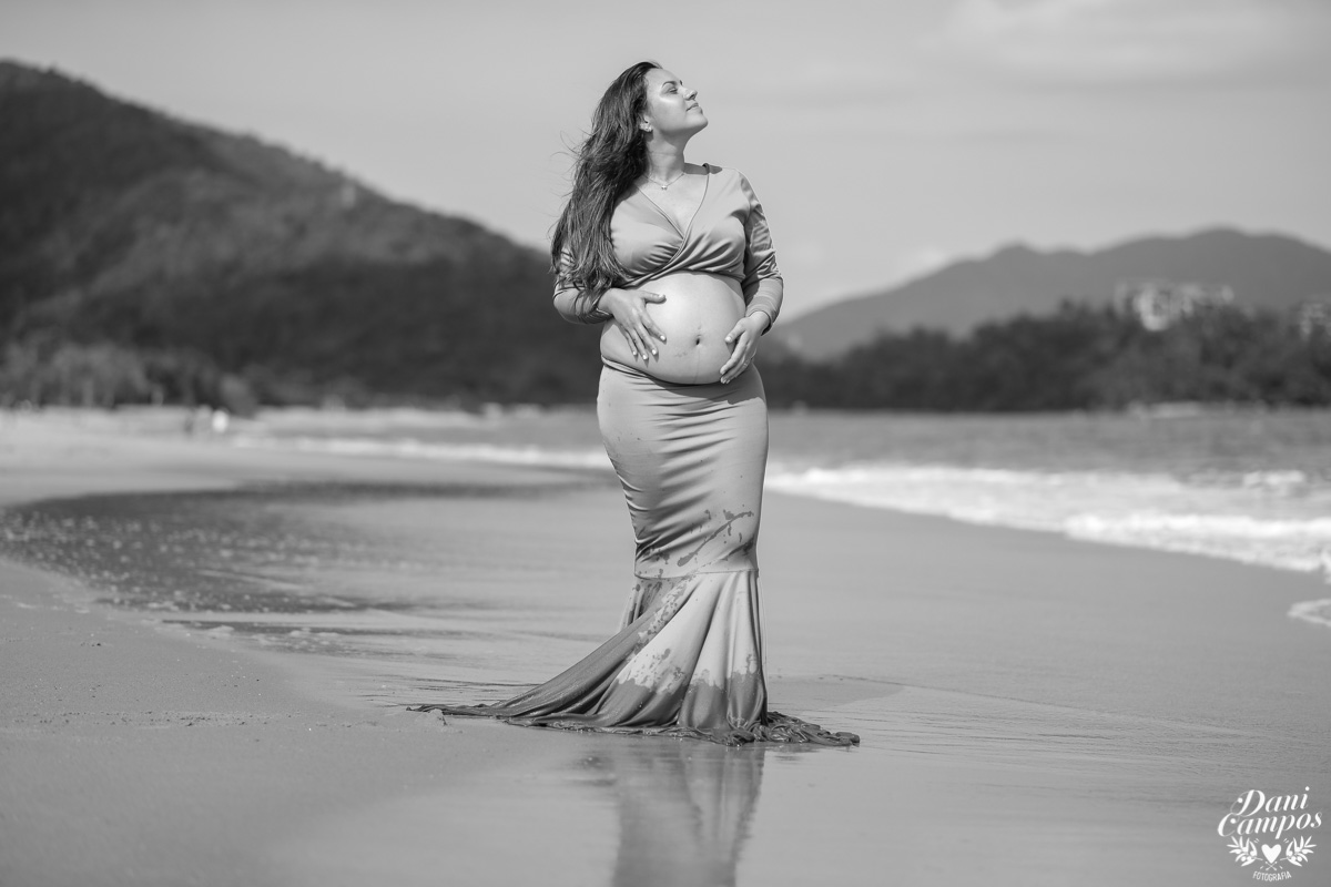 fotografia gestante gestante na praia ensaio fotografico gestante Ilha Bela fotografo no litoral norte dani campos fotografia