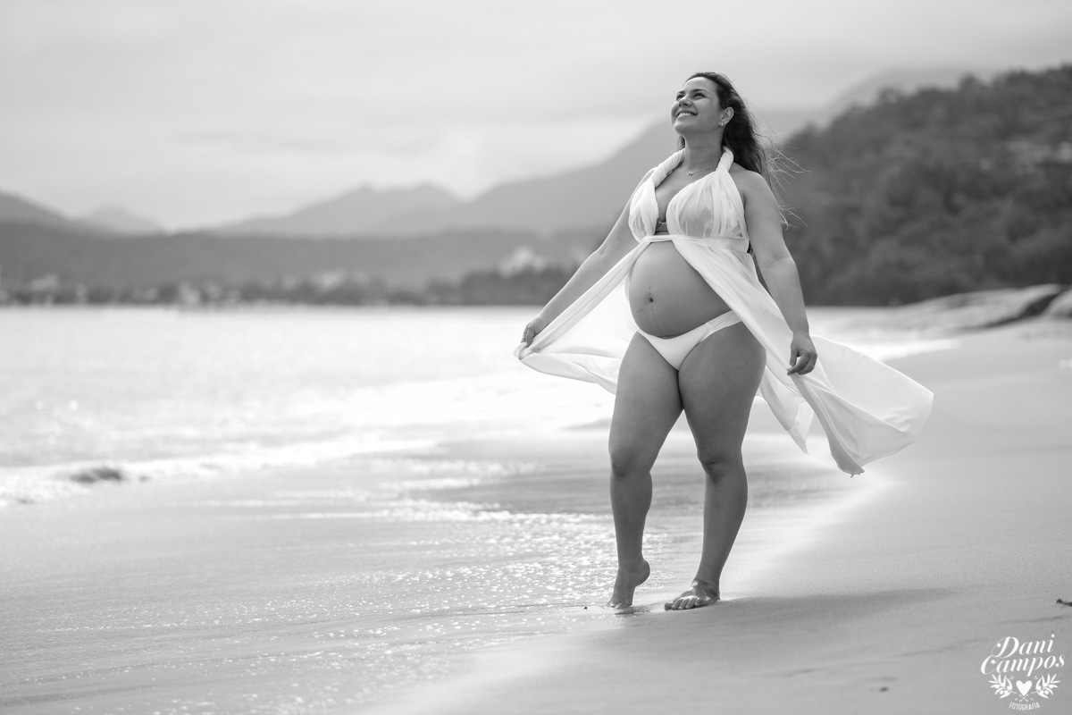 fotografia gestante gestante na praia ensaio fotografico gestante Ilha Bela fotografo no litoral norte dani campos fotografia