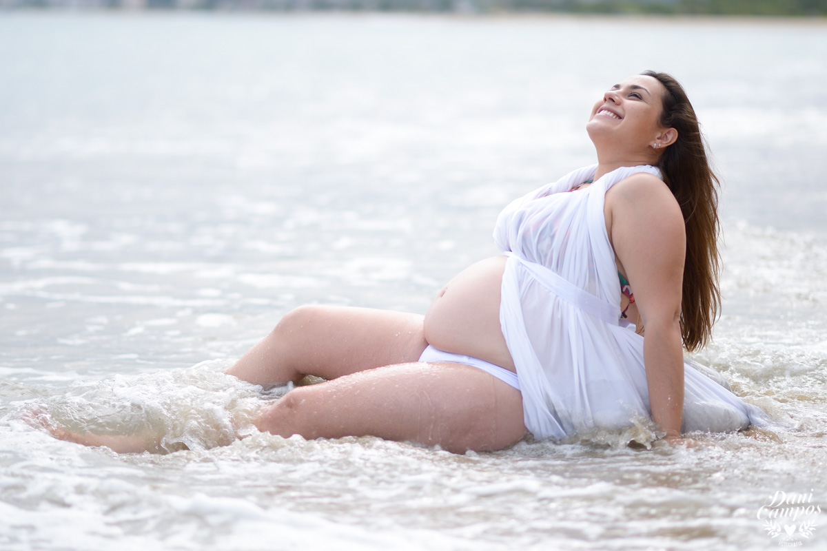 fotografia gestante gestante na praia ensaio fotografico gestante Ilha Bela fotografo no litoral norte dani campos fotografia