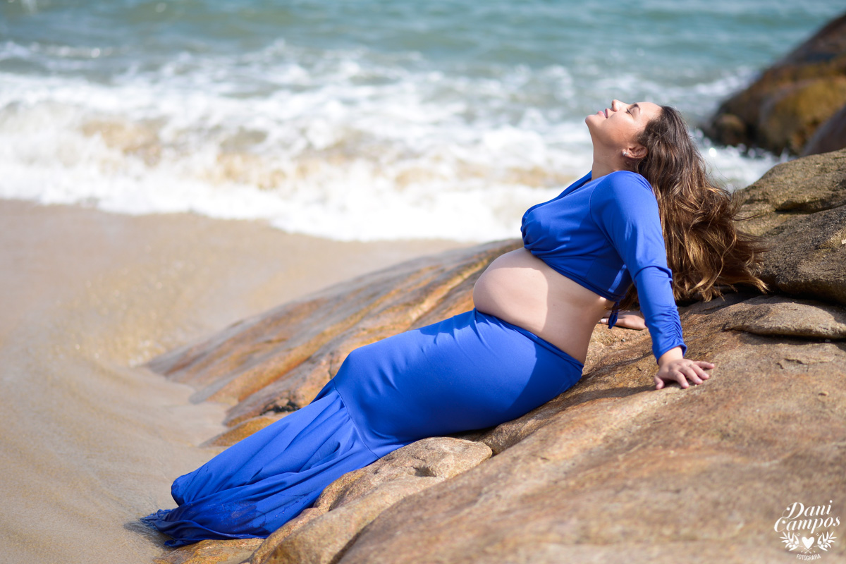 fotografia gestante gestante na praia ensaio fotografico gestante Ilha Bela fotografo no litoral norte dani campos fotografia