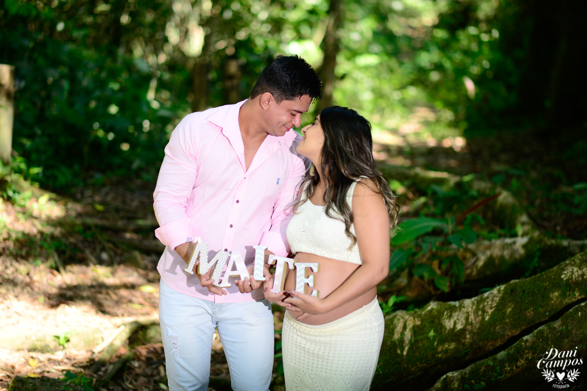ensaio gestante gravida na praia dani campos fotografia fotografos no litoral ensaio gravida maternidade ubatuba ruinas da laginha mae de menina