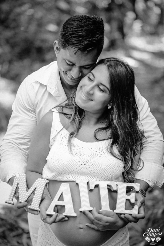 ensaio gestante gravida na praia dani campos fotografia fotografos no litoral ensaio gravida maternidade ubatuba ruinas da laginha mae de menina