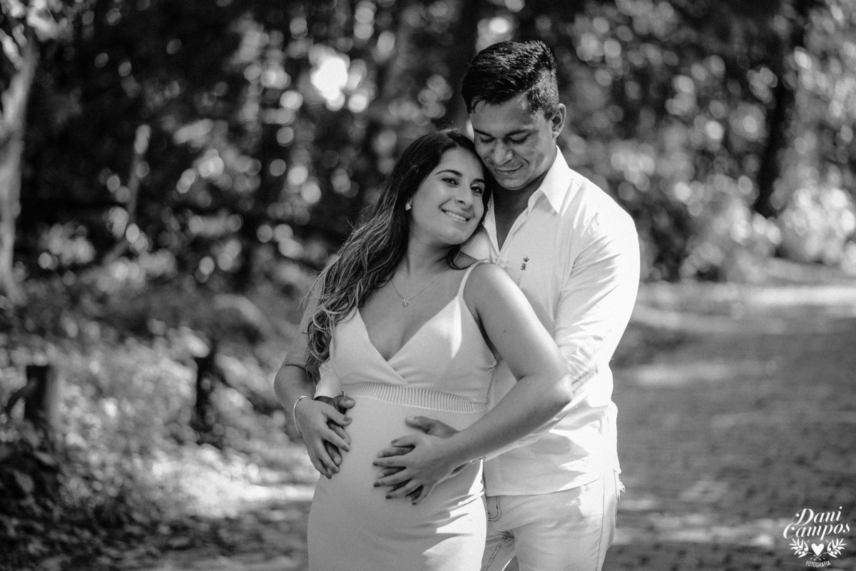 ensaio gestante gravida na praia dani campos fotografia fotografos no litoral ensaio gravida maternidade ubatuba ruinas da laginha mae de menina