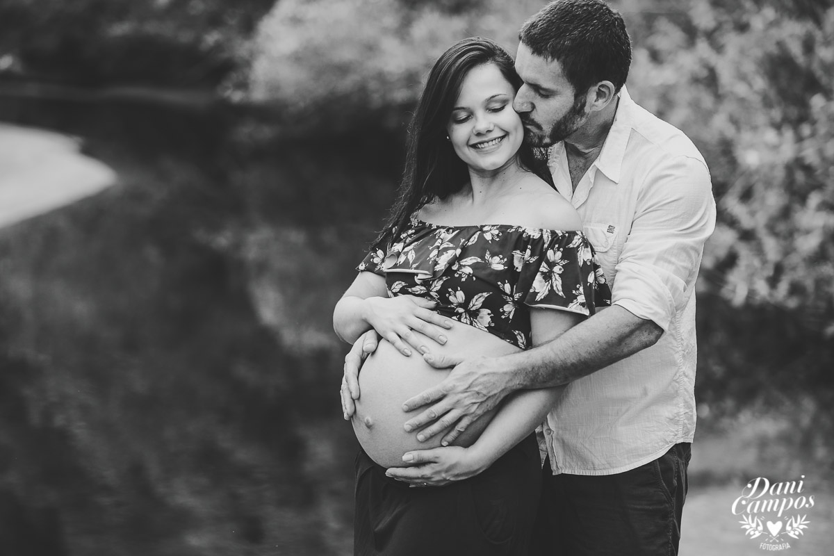 fotografia gestante na praia beach maternidade fotografos no litoral dani campos fotografia maternidade gravida mae de menina dogs base