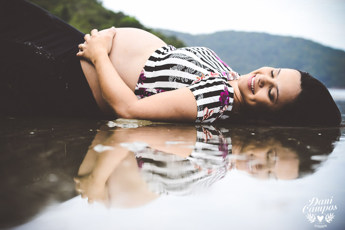 fotografia gestante na praia beach maternidade fotografos no litoral dani campos fotografia maternidade gravida mae de menina dogs base