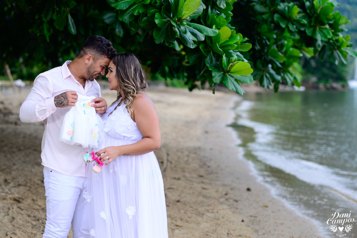 dani campos fotografia gestant gravida maternidade ensaio na praia ensaio fotografico gestante na praia fotografos no litoral Ubatuba Caragua Ilha bela