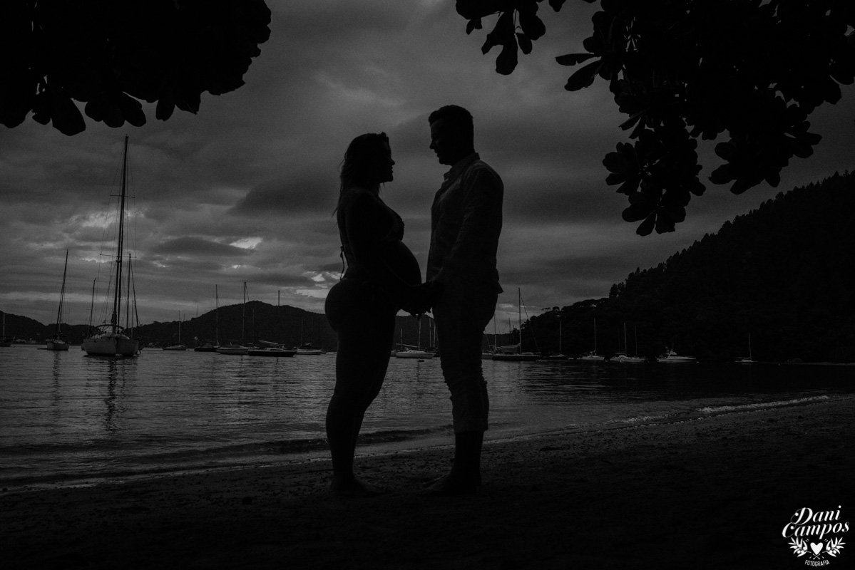 dani campos fotografia gestant gravida maternidade ensaio na praia ensaio fotografico gestante na praia fotografos no litoral Ubatuba Caragua Ilha bela