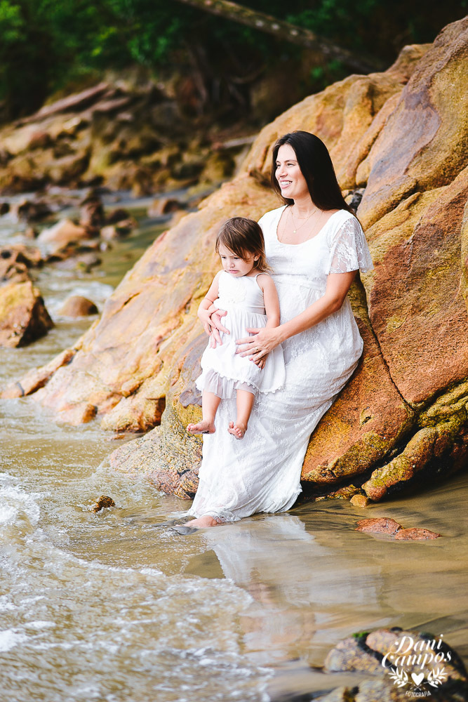 fotos de gestante na praia fotografos no litoral dani campos fotografia materninade gravidez