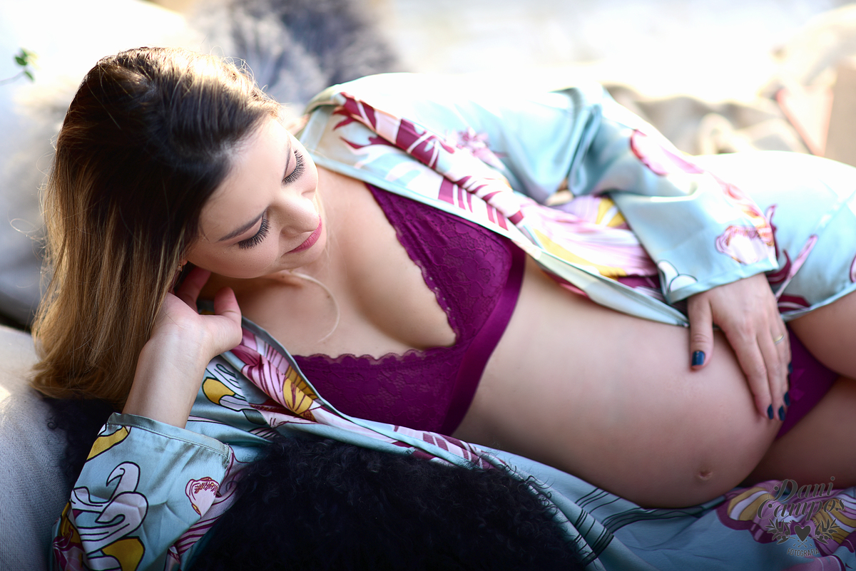 gestante estudio fotografia gravidez maternidade mae mae de menino fotografo no litoral 