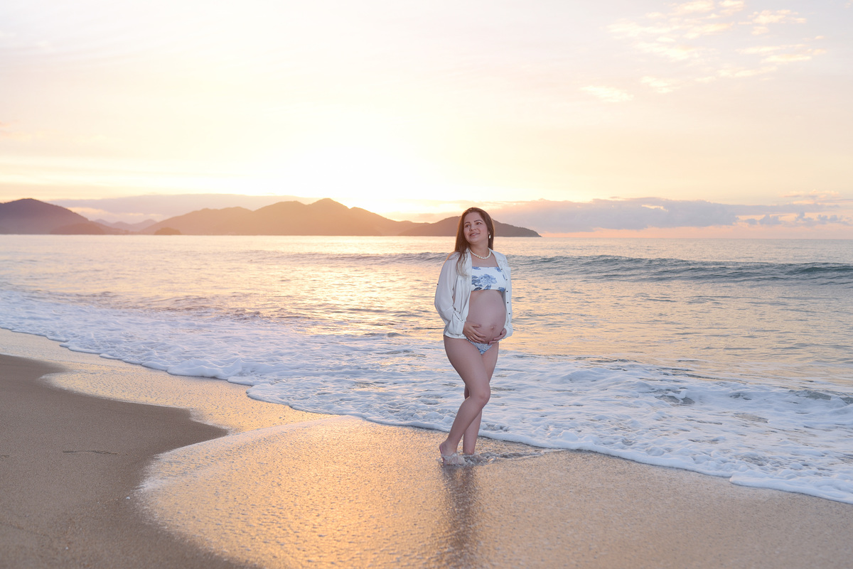 gestante ensaio fotografico gestante fotos na praia gestante na praia gravida fotografos no litoral