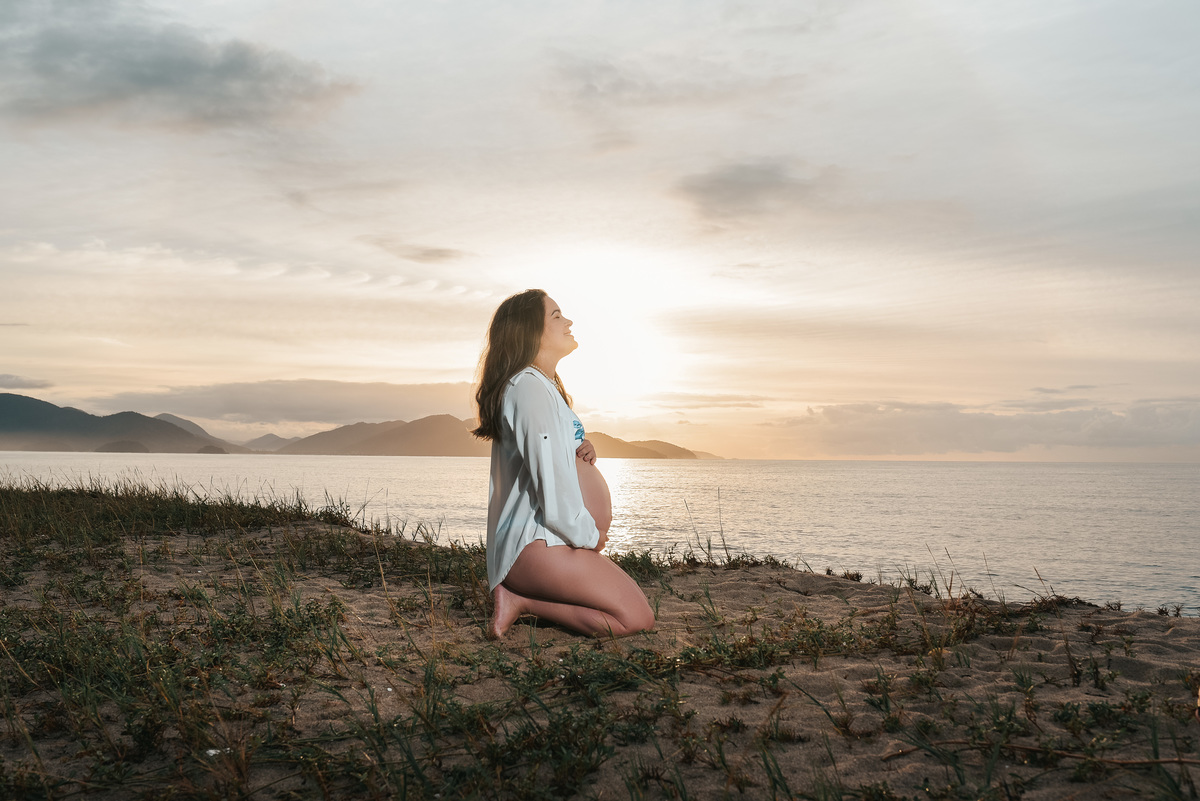gestante ensaio fotografico gestante fotos na praia gestante na praia gravida fotografos no litoral