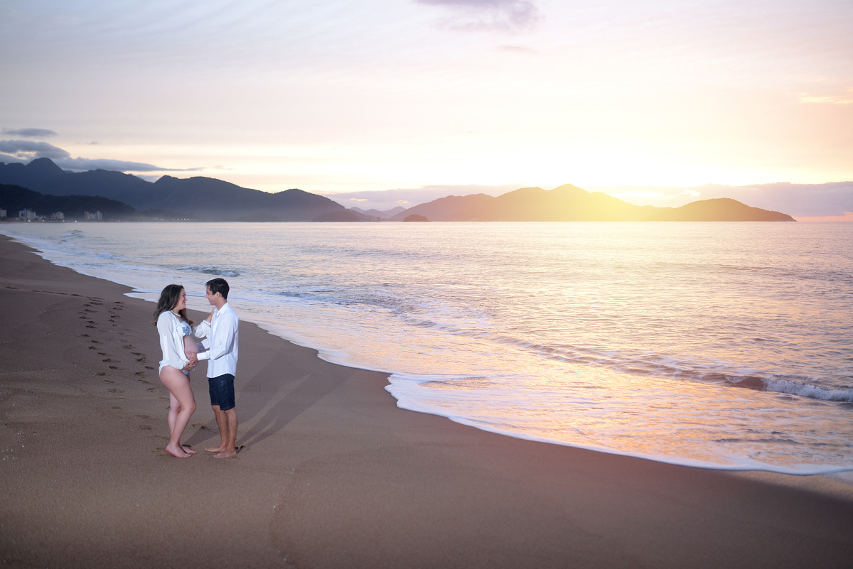 gestante ensaio fotografico gestante fotos na praia gestante na praia gravida fotografos no litoral