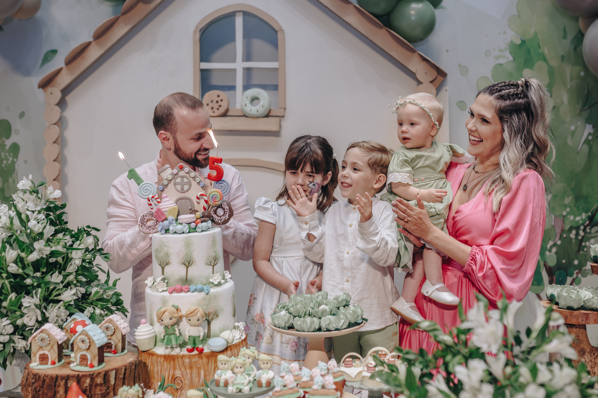 Aniversário duplo com tema de João e Maria