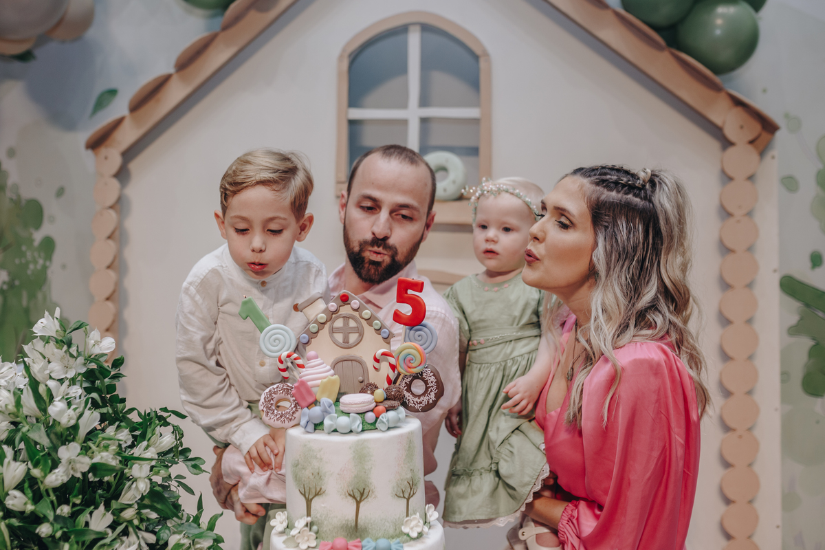 Aniversário duplo com tema de João e Maria