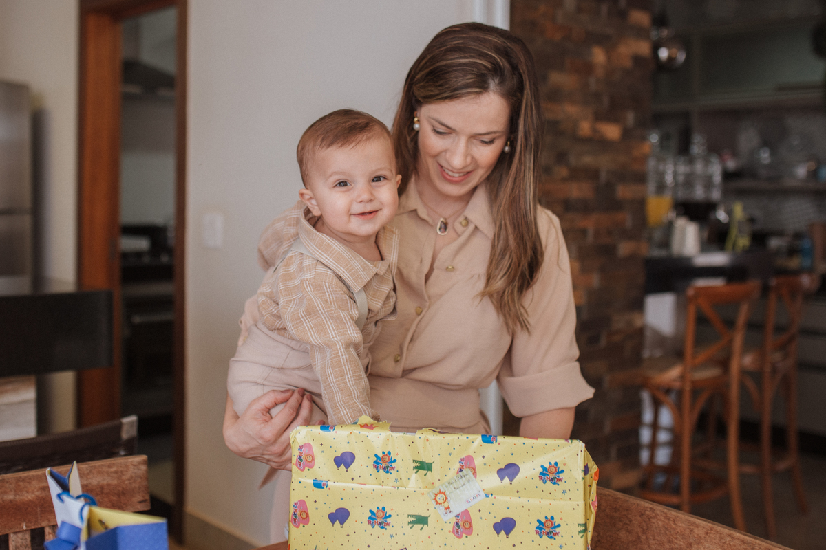 Aniversário infantil com tema de floresta encantada minimalista