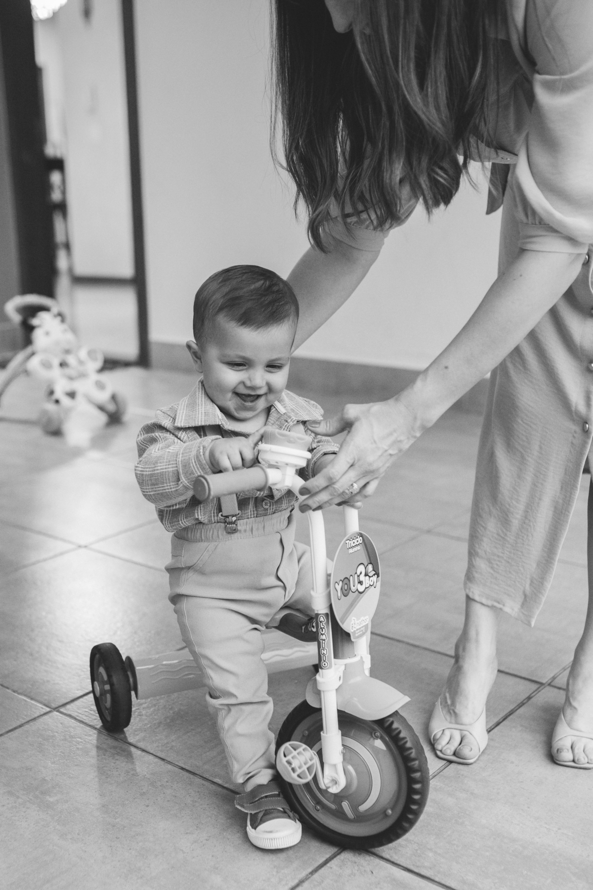 Aniversário infantil com tema de floresta encantada minimalista