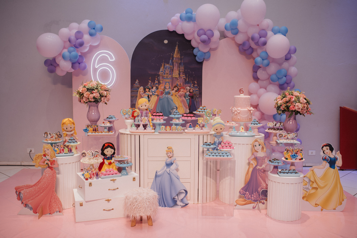 Aniversário infantil com tema da Cinderela