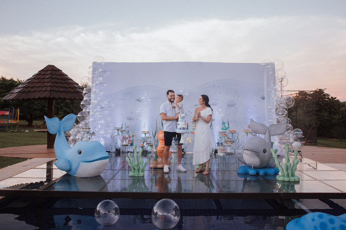 Aniversário infantil com tema de fundo do mar