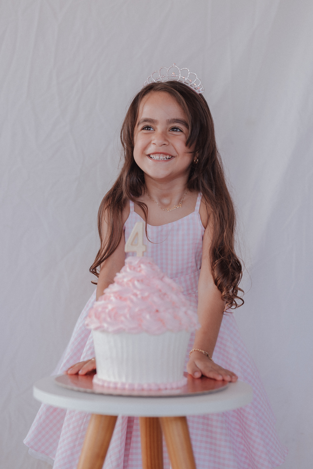 ensaio de 4 anos minimalista em casa