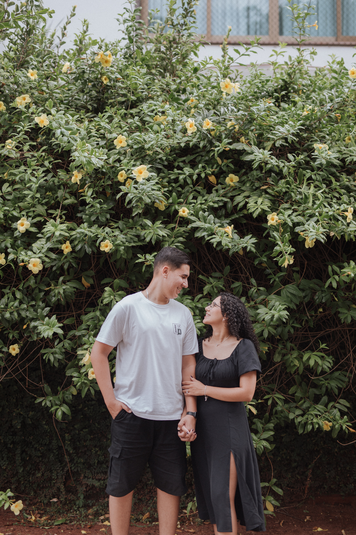 ensaio de casal no campo