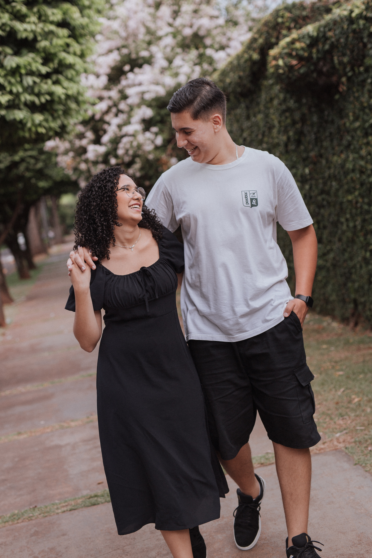 ensaio de casal no campo