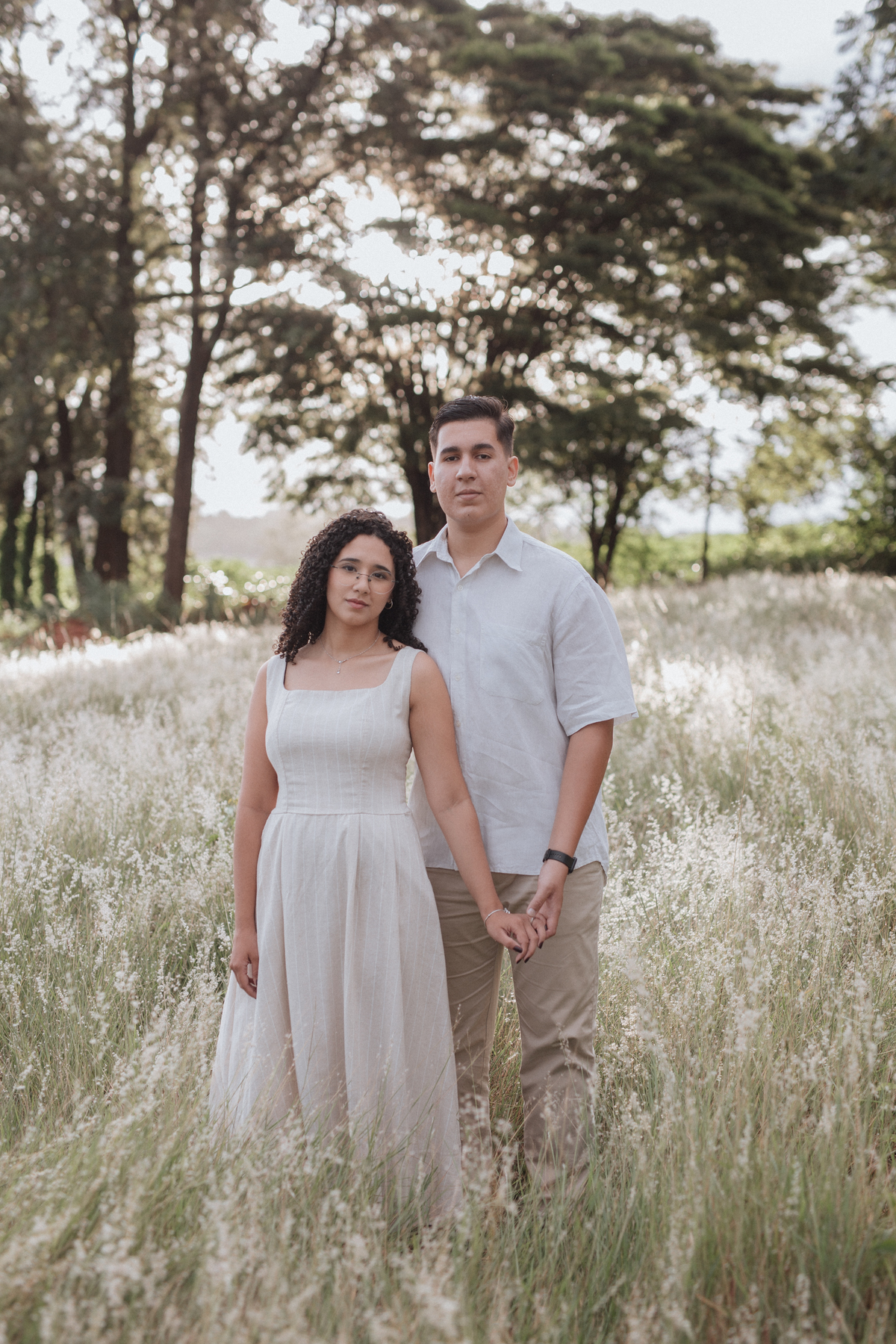 ensaio de casal no campo