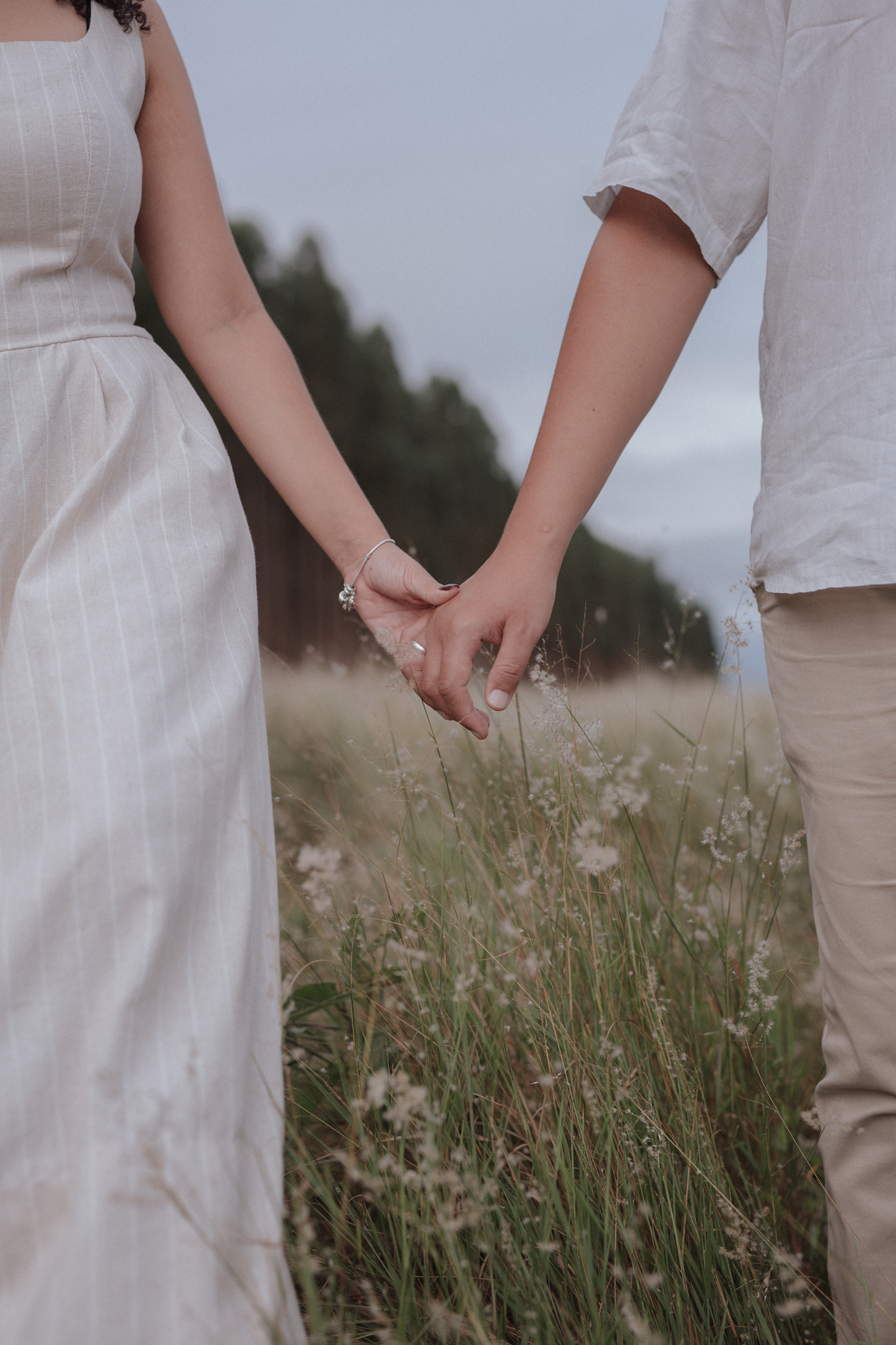 ensaio de casal no campo