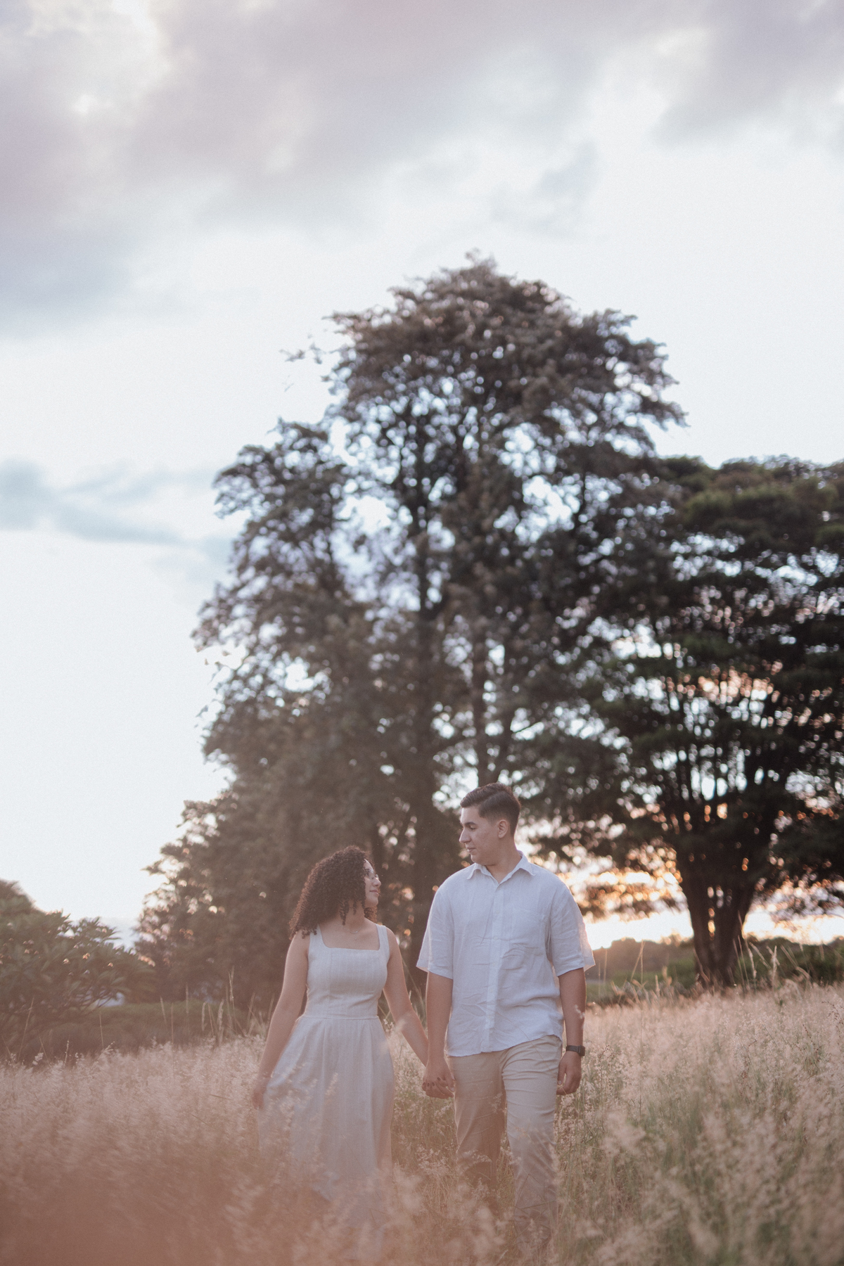 ensaio de casal no campo