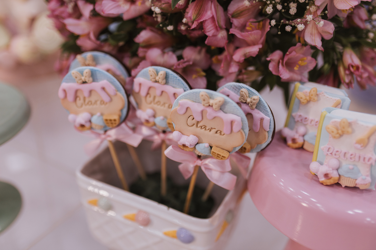 Decoração de aniversário de 2 ano com tema de Minnie