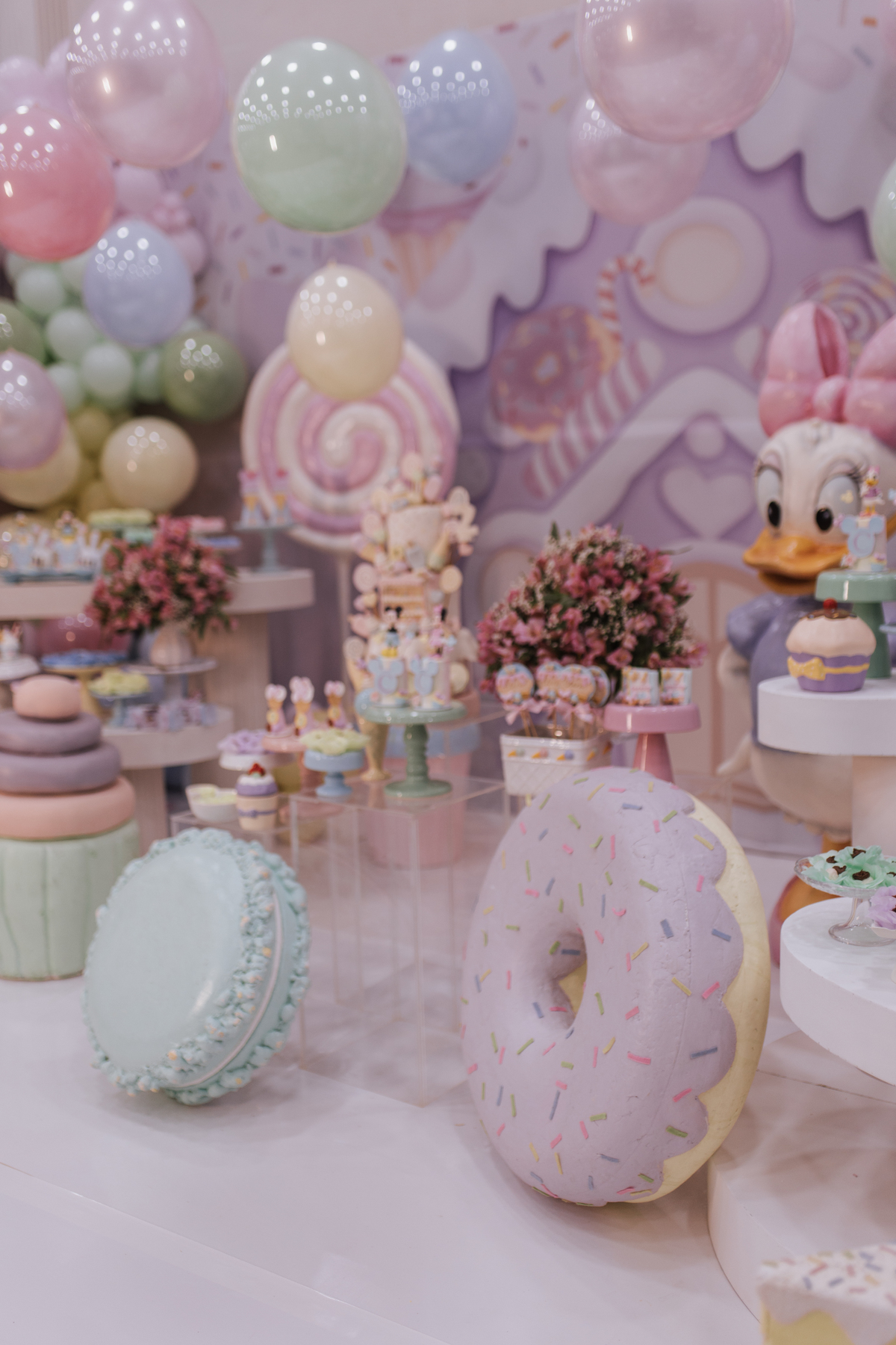 Decoração de aniversário de 2 ano com tema de Minnie