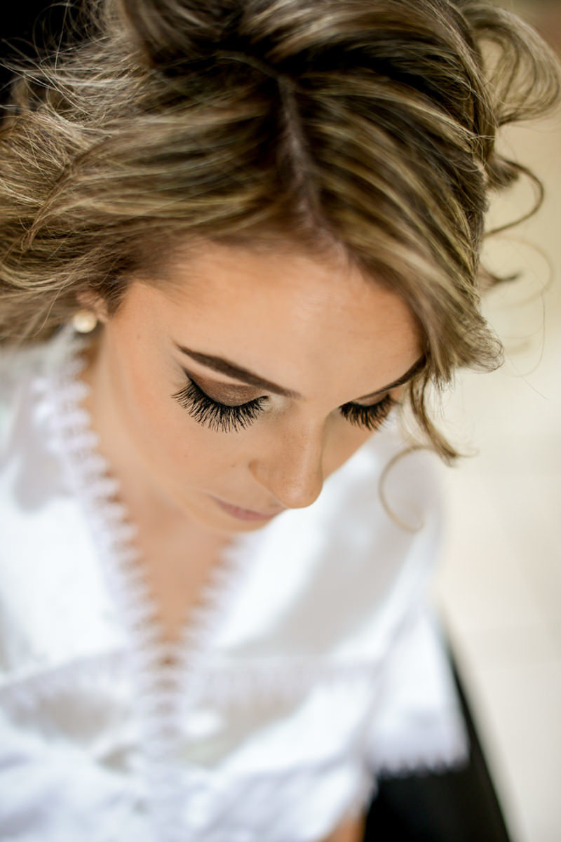 Making of do casal Anny e Rodolfo fotografado pelo melhor fotógrafo de casamentos de campo largo e Curitiba, Michel Druziki. noiva quase pronta para o casamento