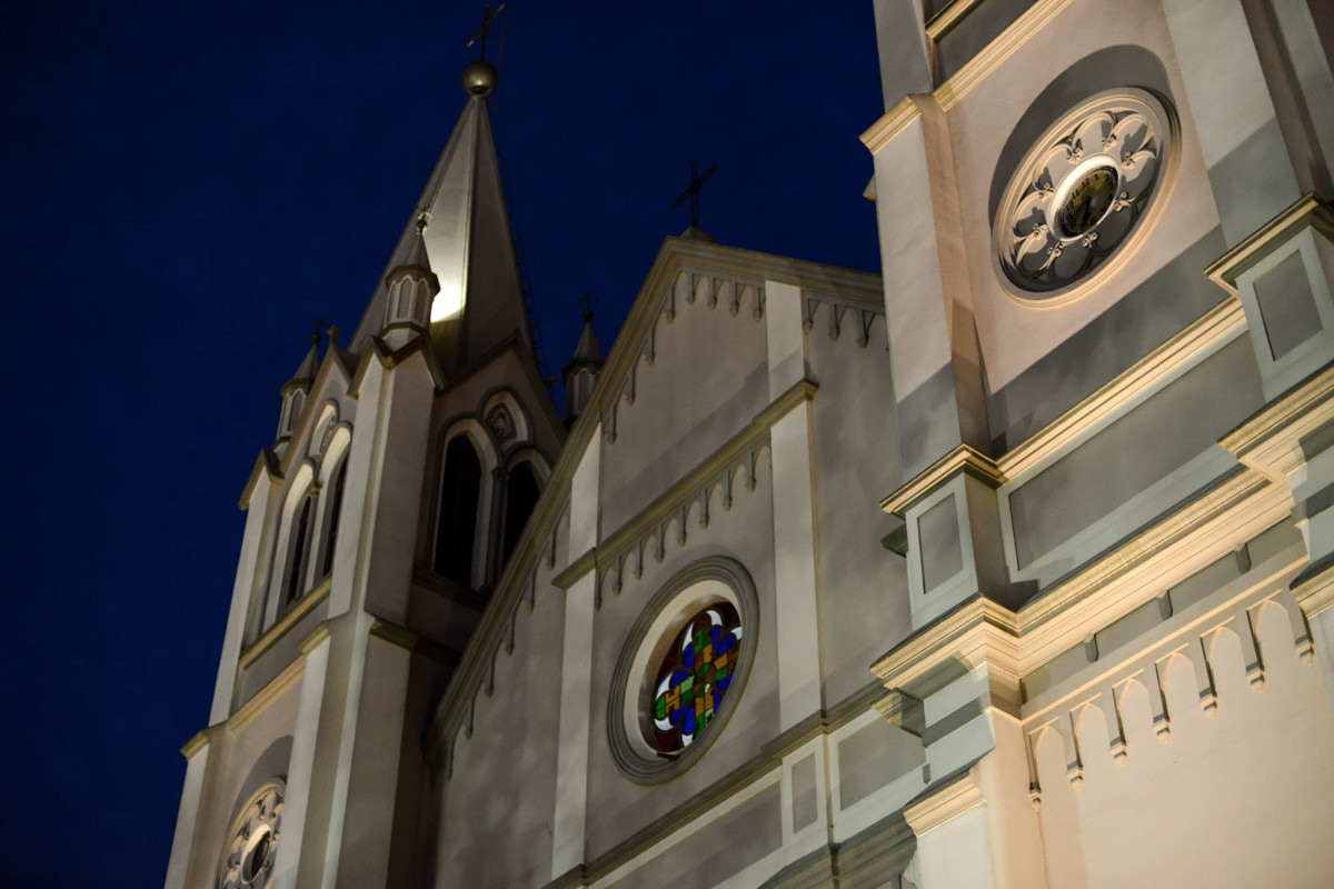 O fotógrafo de casamentos Michel Druziki, fotografou o casamento lindo do casal Camila e Bruno, na igreja Matriz em Campo Largo. 