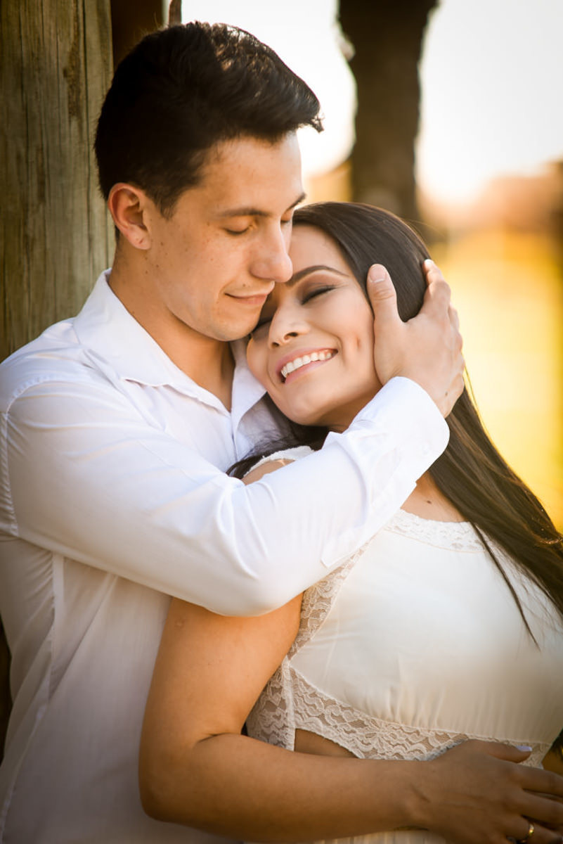 ensaio noivos casamento curitiba campo largo casamento no campo rancho P&R regatieri regattieri casamento ao ar livre casamento dia lindo noivos sorrindo