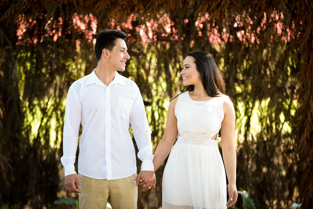 ensaio noivos casamento curitiba campo largo casamento no campo rancho P&R regatieri regattieri casamento ao ar livre casamento dia lindo noivos sorrindo noivos se olhando