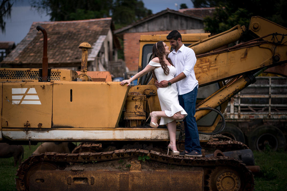 Ensaio dos noivos Gisele e Vinicius em Balsa Nova, região de Curitiba - PR. Próximo a Campo Largo. Um dos melhores ensaios de casamento que já fiz. 
