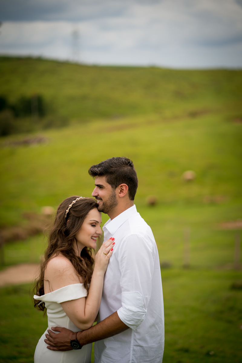 Ensaio dos noivos Gisele e Vinicius em Balsa Nova, região de Curitiba - PR. Próximo a Campo Largo. Um dos melhores ensaios de casamento que já fiz. 