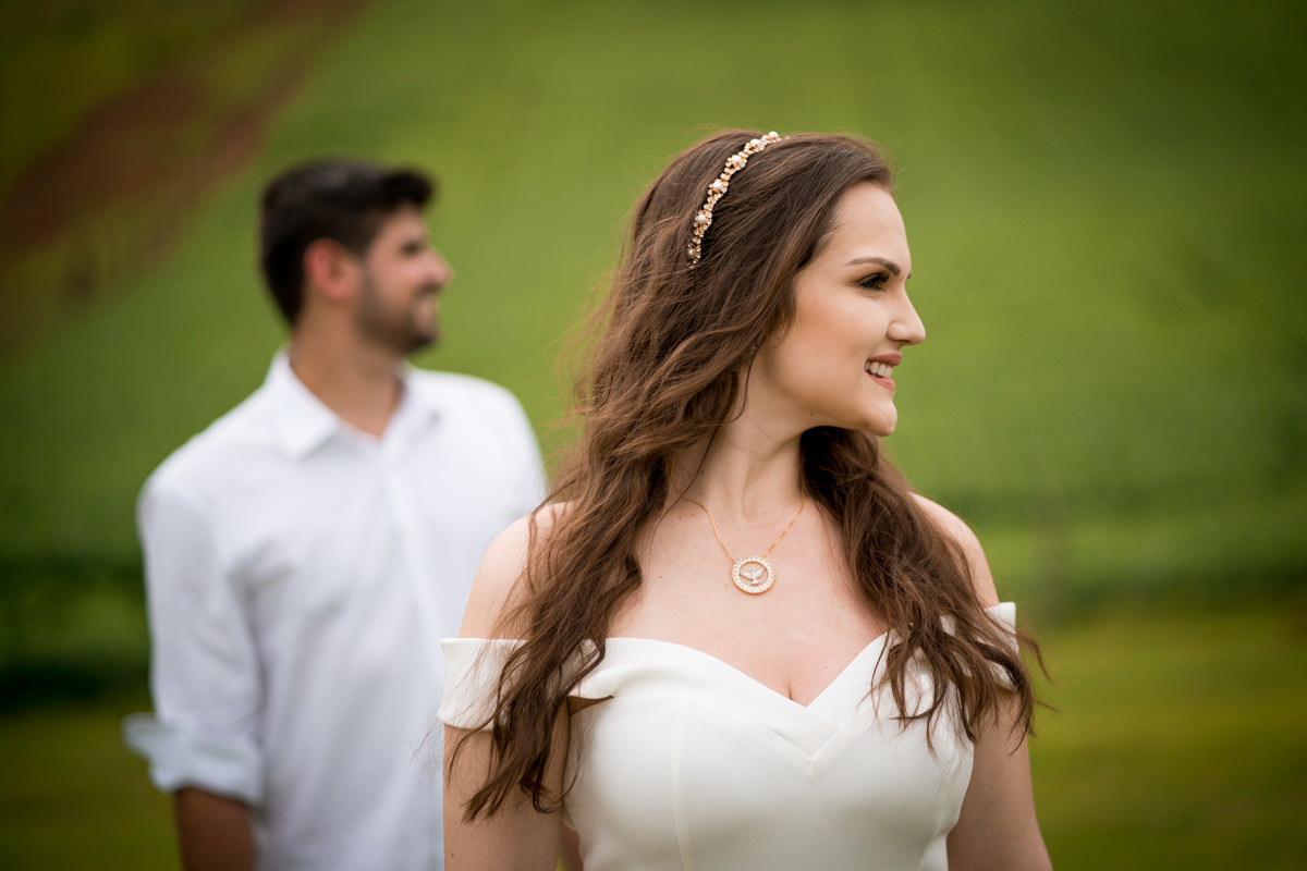 Ensaio dos noivos Gisele e Vinicius em Balsa Nova, região de Curitiba - PR. Próximo a Campo Largo. Um dos melhores ensaios de casamento que já fiz. 