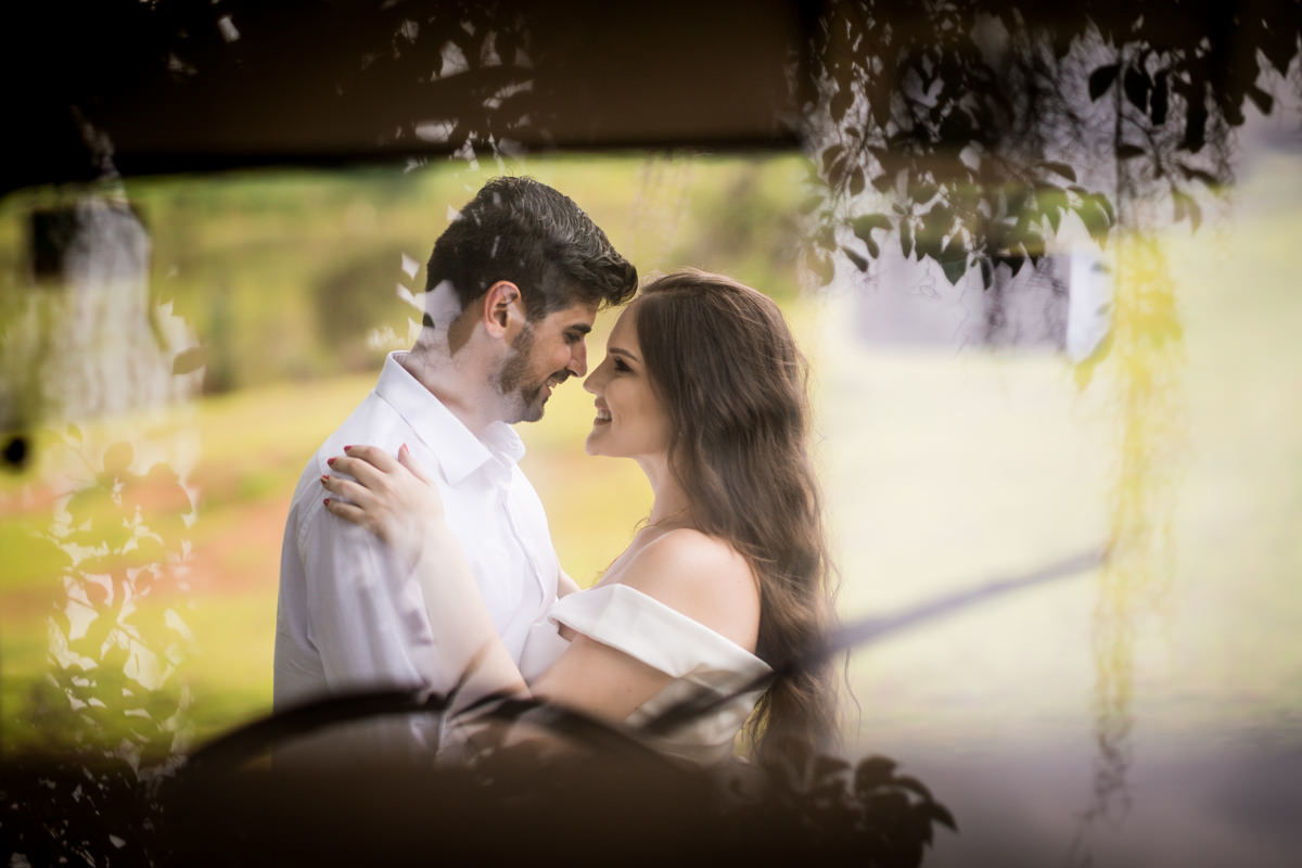 Ensaio dos noivos Gisele e Vinicius em Balsa Nova, região de Curitiba - PR. Próximo a Campo Largo. Um dos melhores ensaios de casamento que já fiz. 