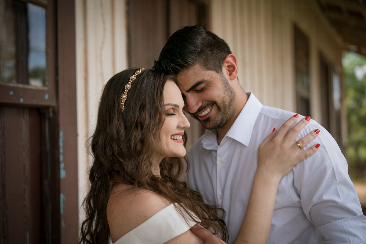 Ensaio dos noivos Gisele e Vinicius em Balsa Nova, região de Curitiba - PR. Próximo a Campo Largo. Um dos melhores ensaios de casamento que já fiz. 