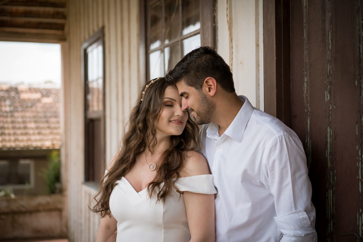 Ensaio dos noivos Gisele e Vinicius em Balsa Nova, região de Curitiba - PR. Próximo a Campo Largo. Um dos melhores ensaios de casamento que já fiz. 