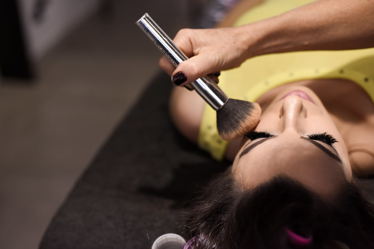 Casamento dos noivos Ana Paula e Saulo, fotografado pelo melhor fotógrafo de ensaios e casamento em Campo Largo e Curitiba, Michel Druziki. Making of da noiva
