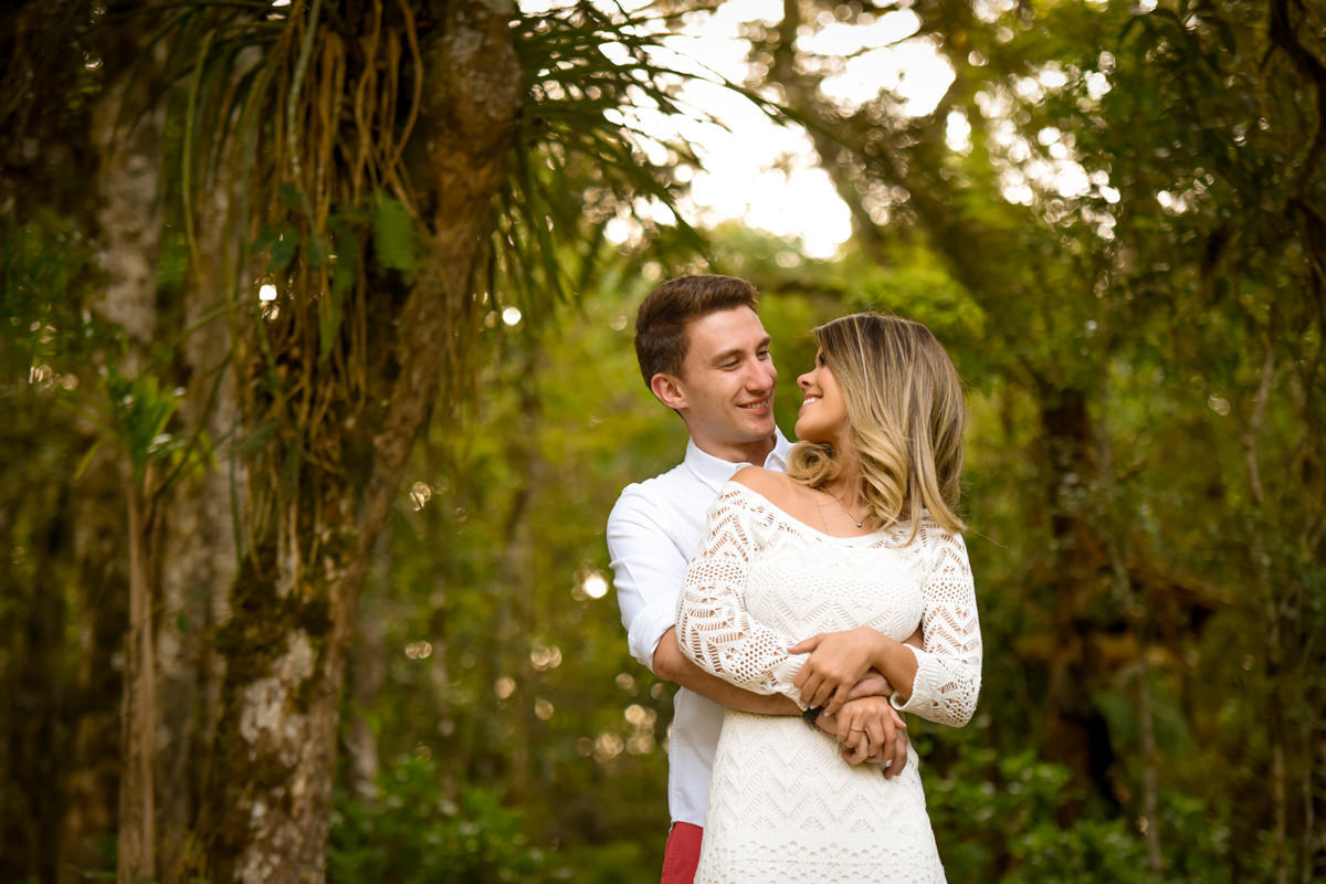 Ensaio de casamento realizado em Campo Largo, região da grande curitiba. Fotografo no Brasil e exterior, consulte a agenda e faça foto lindas como essas. Michel Druziki Fotografia de casamentos.