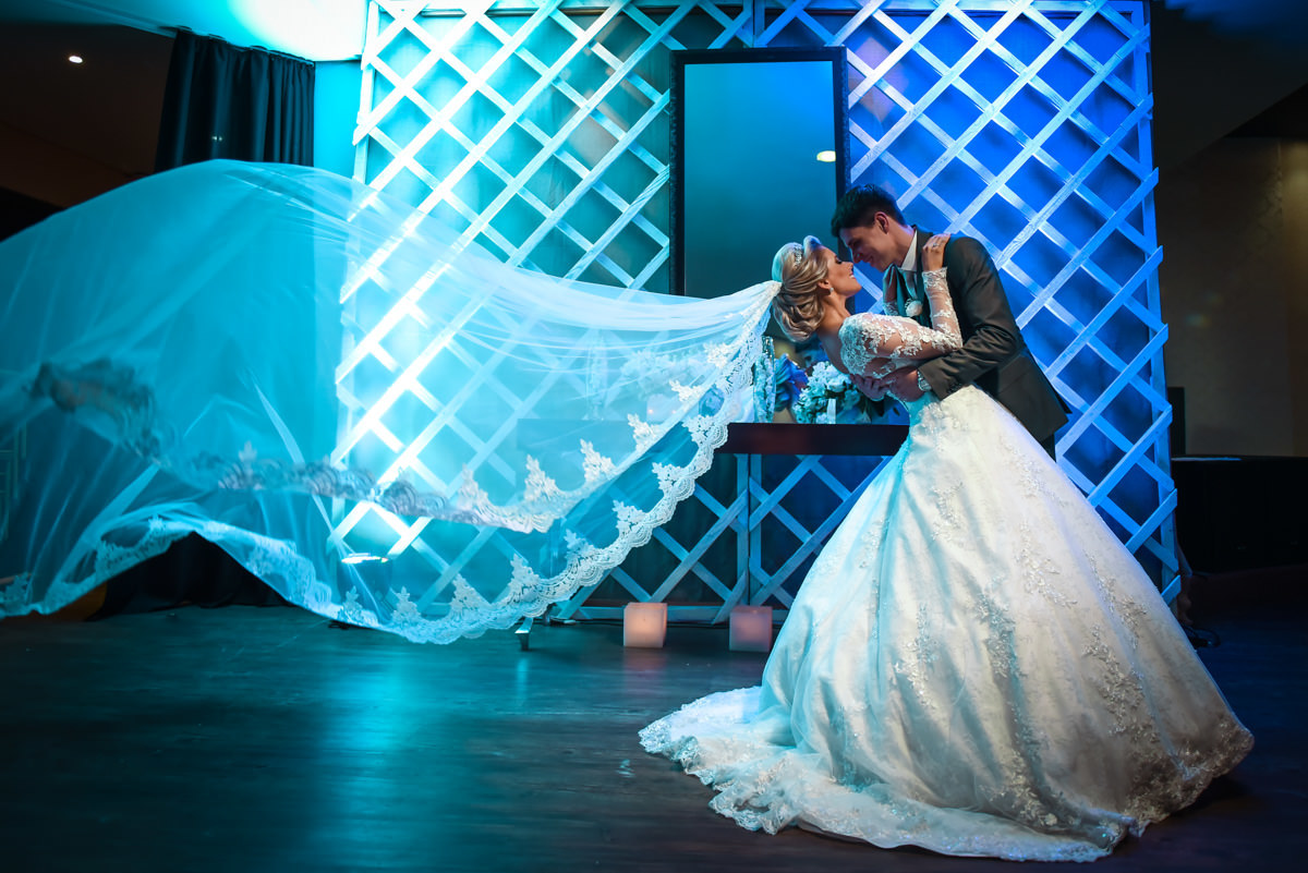 fotos noivos curitiba campo largo parana brasil sorrindo felizes poses noivos noiva linda veu da noiva